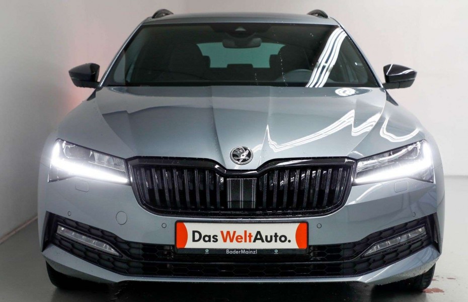 Škoda Superb Combi 2.0 TDI Sportline 4x4 DSG AHK NAVI