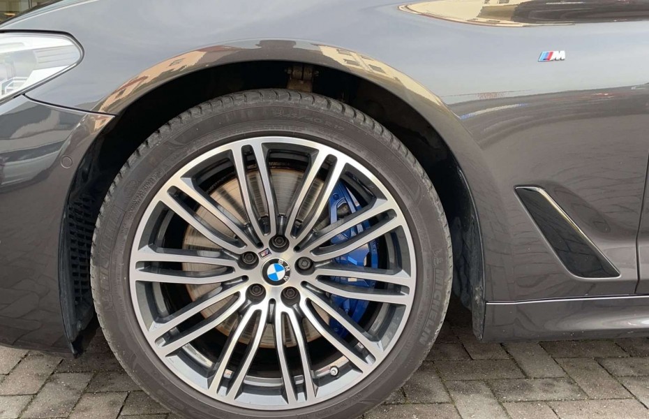 BMW Řada 5 d xDrive Touring| M Sportpaket| Panoramadach| Driv