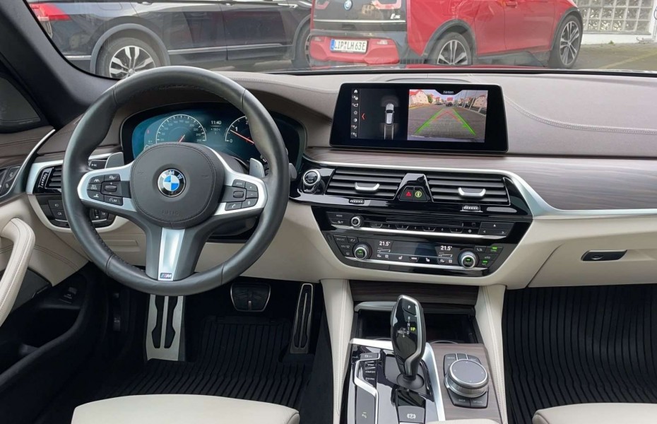 BMW Řada 5 d xDrive Touring| M Sportpaket| Panoramadach| Driv