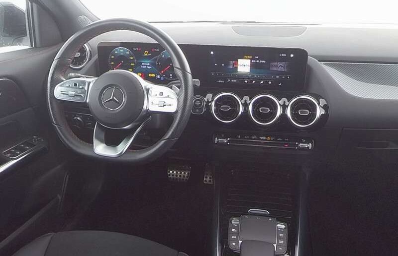 Mercedes-Benz GLA 220d AMG Navi MBUX LED 19 ParkPilot Apple