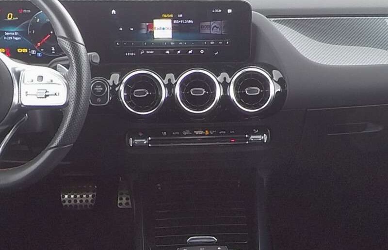 Mercedes-Benz GLA 220d AMG Navi MBUX LED 19 ParkPilot Apple