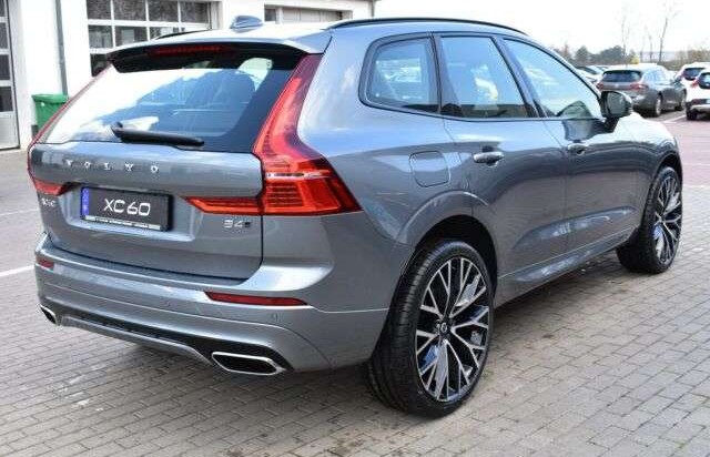 Volvo XC60 B4 D AWD R-Design*STHZG*PANO*RFK*ACC*AHK