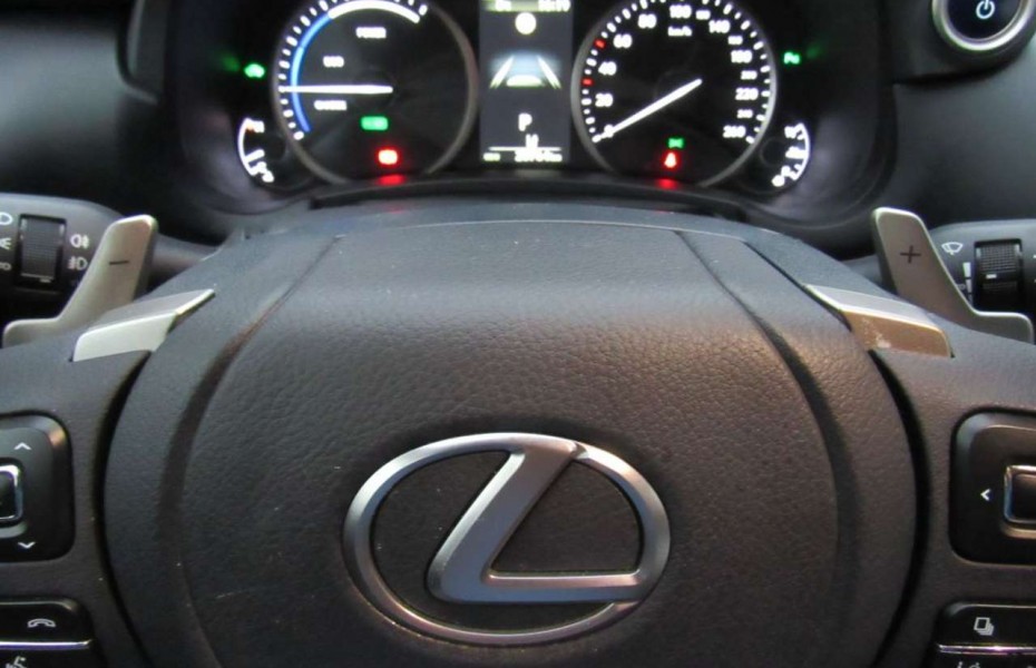 Lexus NX 300 300h Style Edition*LED*NAVI*KLIMA*KAMERA*SHZ*