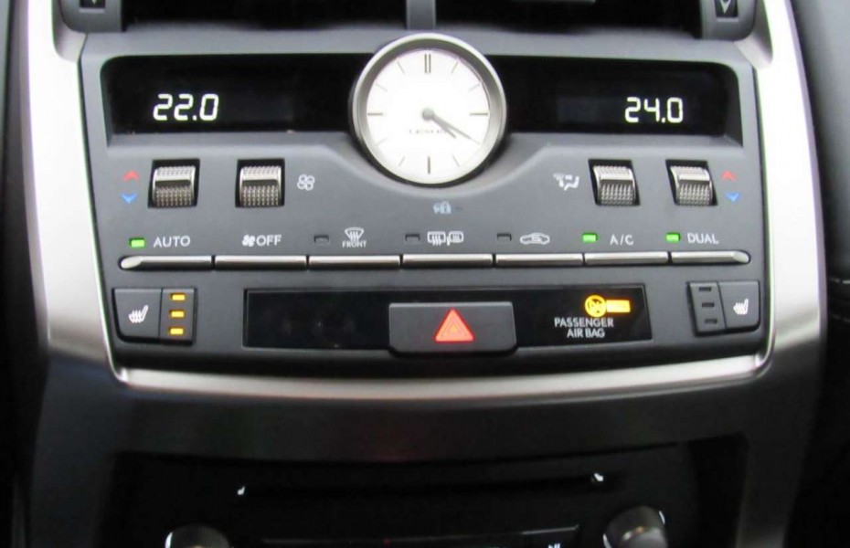 Lexus NX 300 300h Style Edition*LED*NAVI*KLIMA*KAMERA*SHZ*