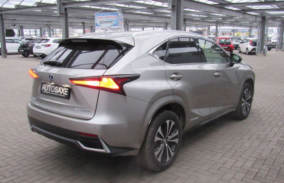 Lexus NX 300 300h Style Edition*LED*NAVI*KLIMA*KAMERA*SHZ*