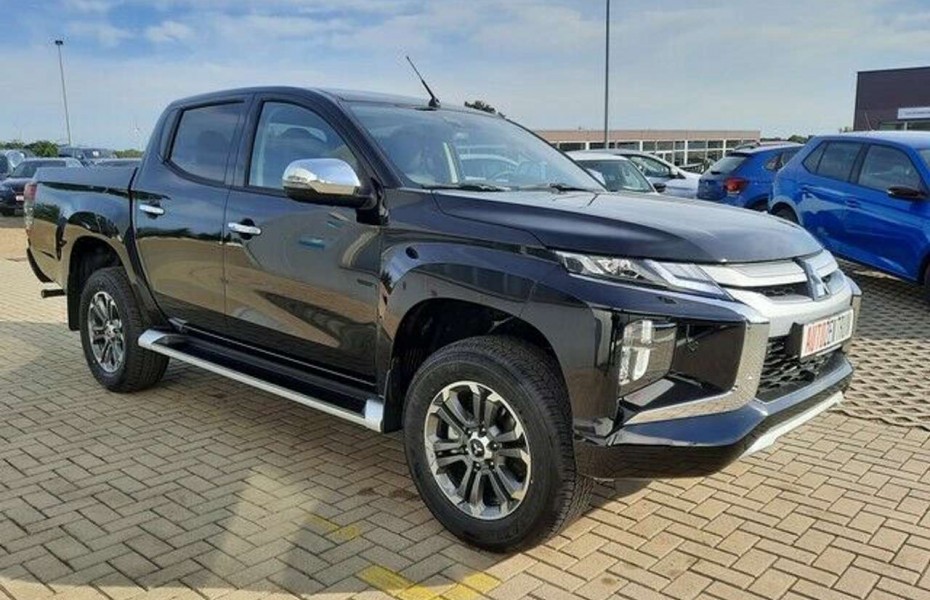 Mitsubishi L200 DC 2.2 AHK 4WD Automatik Leder ALU 18