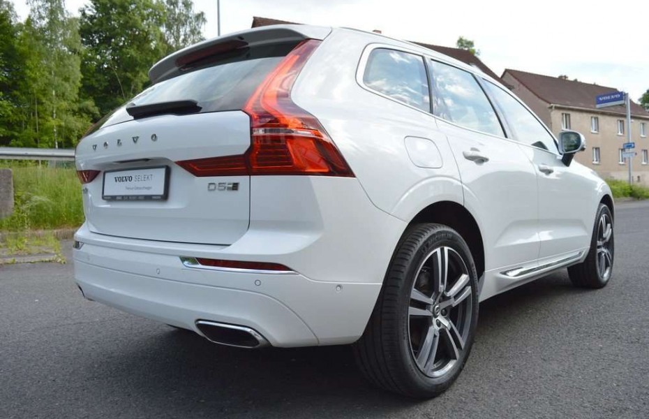 Volvo XC60 D5 AWD Geartronic Inscription  Four-C+AHK