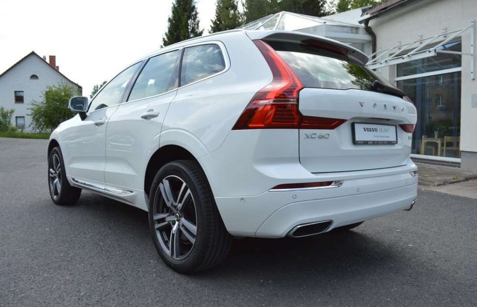 Volvo XC60 D5 AWD Geartronic Inscription  Four-C+AHK