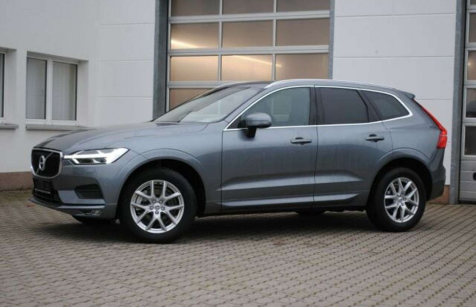 Volvo XC60 B4 Momentum Pro AWD