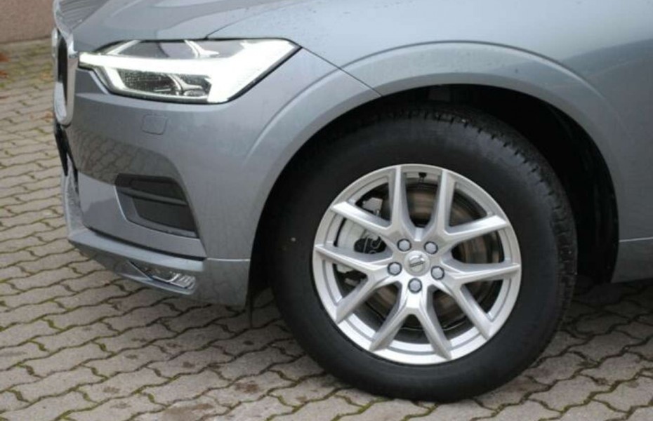 Volvo XC60 B4 Momentum Pro AWD