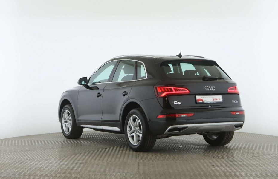 Audi Q5 35 TDI quattro Design  Navi Tempomat Sitzheizung