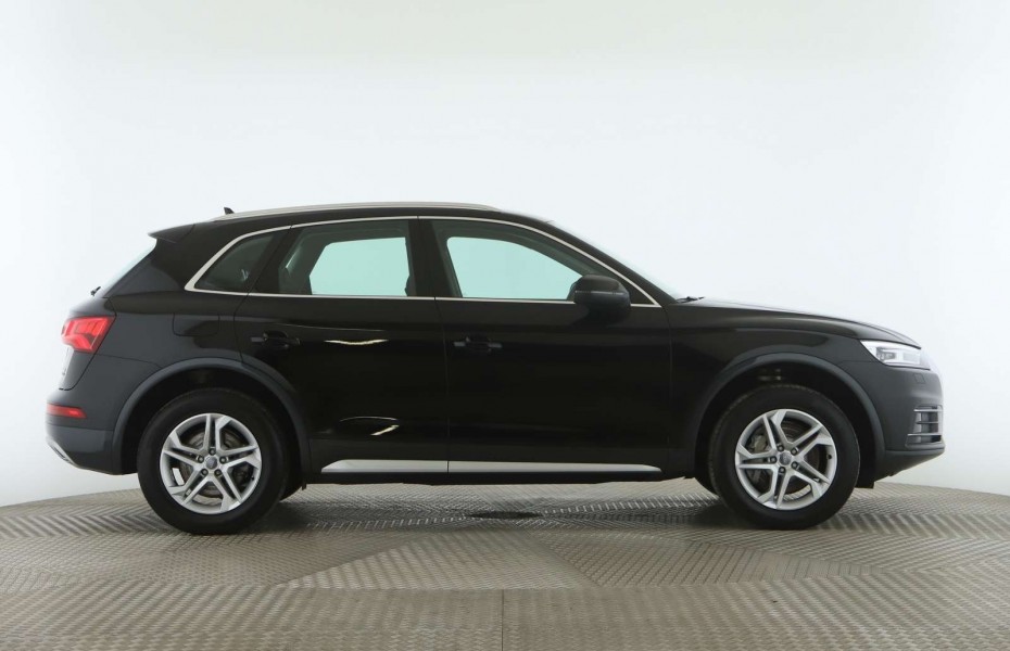 Audi Q5 35 TDI quattro Design  Navi Tempomat Sitzheizung