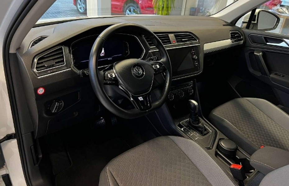 Volkswagen Tiguan 2.0TDI DSG Comf Pano Navi LED 5Zár Taž AdTemp