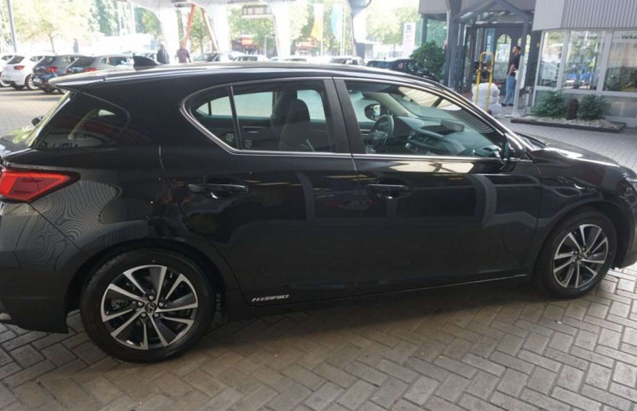 Lexus CT 200h 