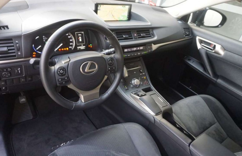 Lexus CT 200h 