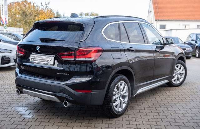 BMW X1 sDrive 20dA X-Line LED+HUD+PANO+NAVI+KAM+M