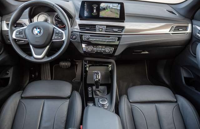 BMW X1 sDrive 20dA X-Line LED+HUD+PANO+NAVI+KAM+M