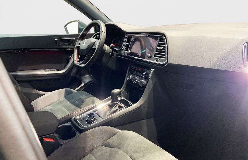 SEAT Ateca 2.0 TSI 4Drive DSG FR PANO AHK ACC LED ALU