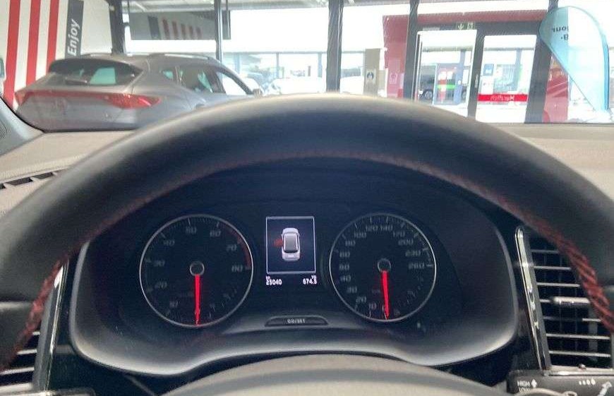 SEAT Ateca 2.0 TSI 4Drive DSG FR PANO AHK ACC LED ALU