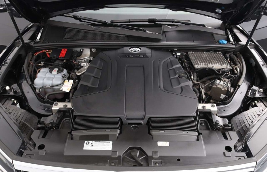 Volkswagen Touareg 3.0 V6 TDI 4Motion Tiptronic Elegance Navi LED AHK