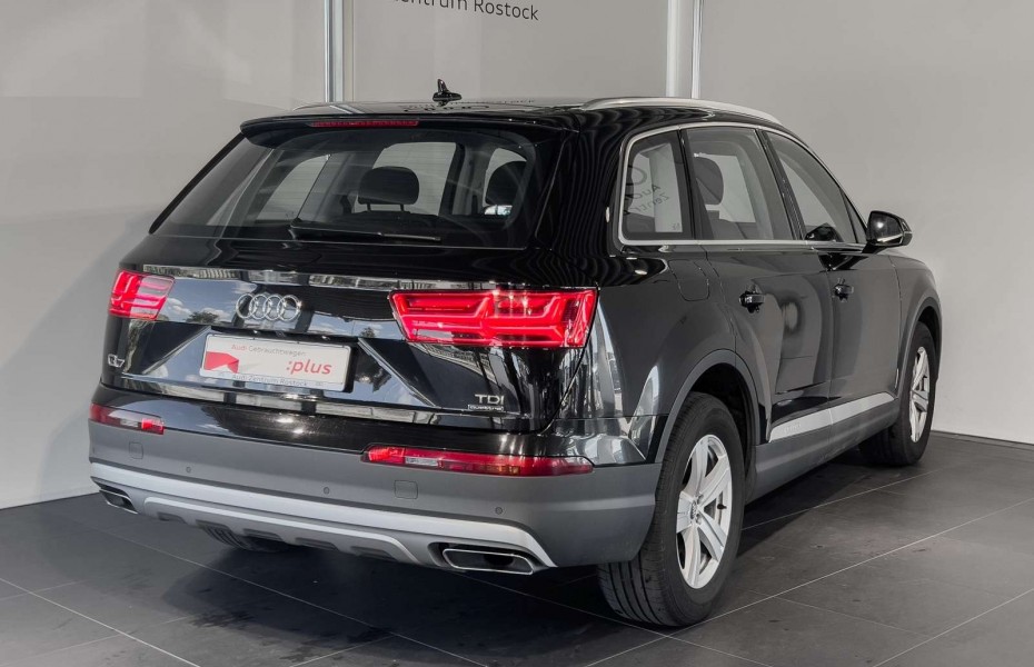 Audi Q7 3.0 TDI QUATTRO+AHK+NAVI+SHZ+EL.SITZE+LED