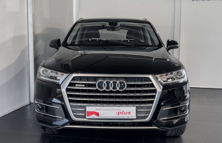 Audi Q7 3.0 TDI QUATTRO+AHK+NAVI+SHZ+EL.SITZE+LED