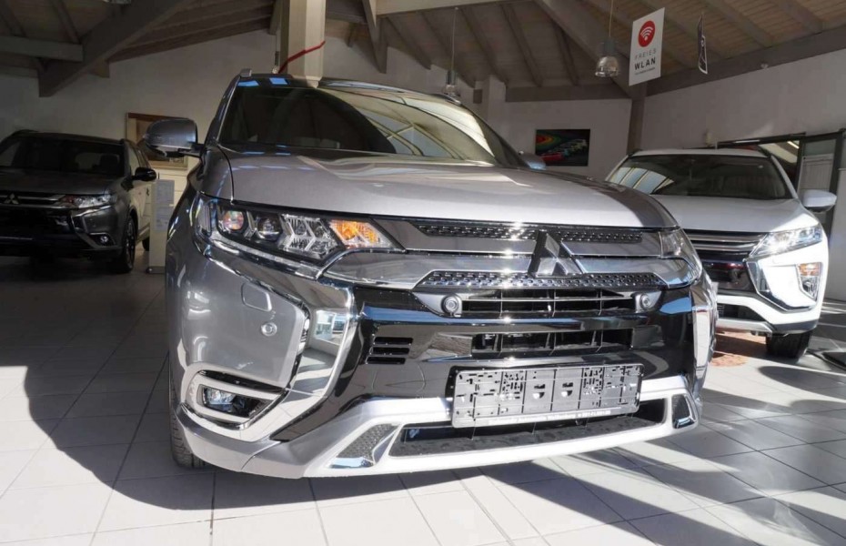 Mitsubishi Outlander Plug-In Hybrid MJ20 Plus Spirit Paket