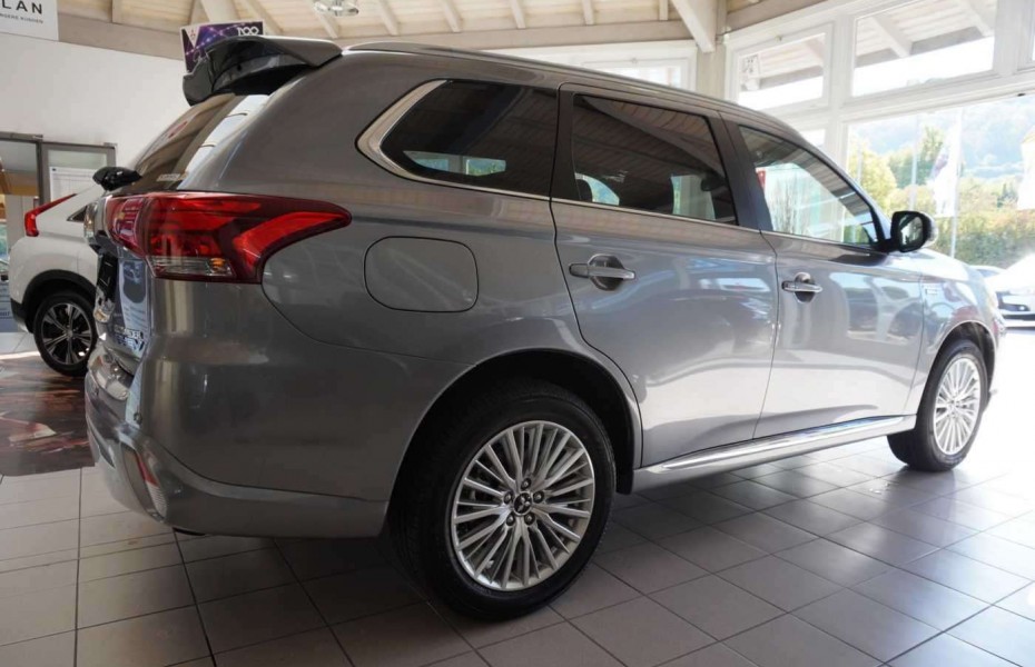 Mitsubishi Outlander Plug-In Hybrid MJ20 Plus Spirit Paket