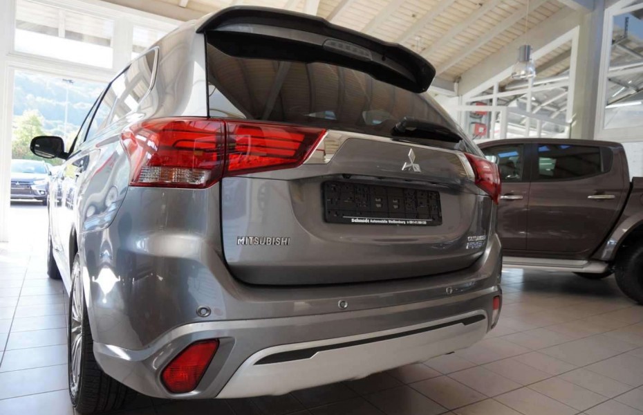 Mitsubishi Outlander Plug-In Hybrid MJ20 Plus Spirit Paket