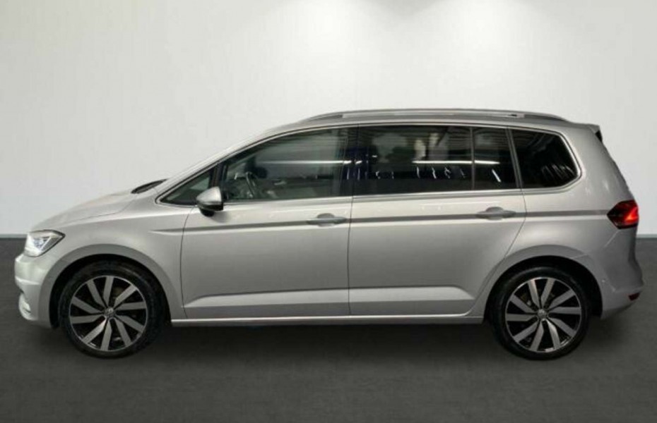 Volkswagen Touran 2.0 TDI Highline DSG 7míst Pano Navi NezTop AdTemp