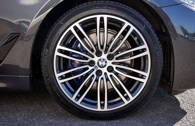 BMW Řada 5 d Touring xDrive M-Sport LED HUD PANORAMA