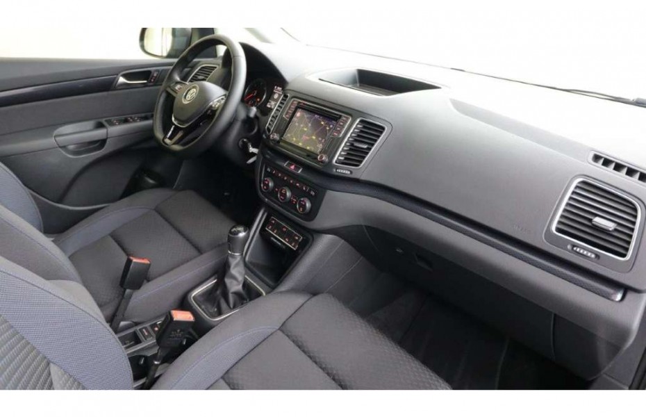 Volkswagen Sharan 2,0 TDI United 7-Sitze Pano Klima AHK PDC