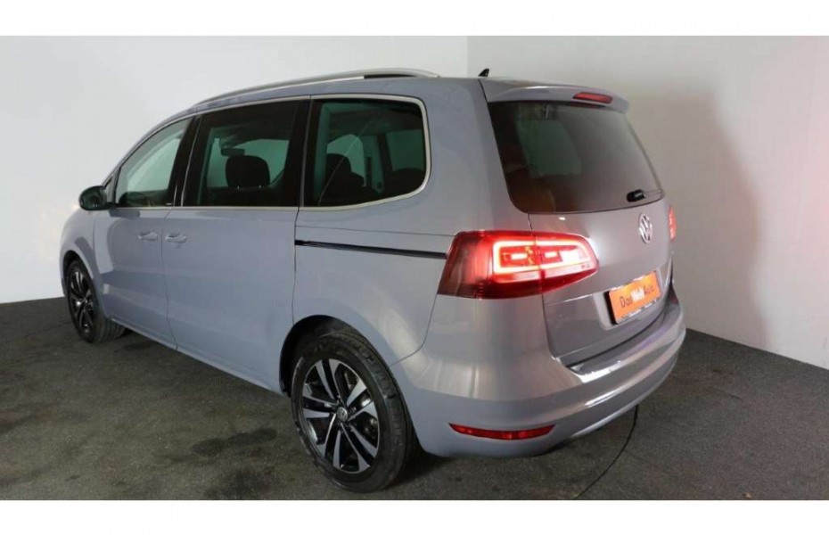 Volkswagen Sharan 2,0 TDI United 7-Sitze Pano Klima AHK PDC