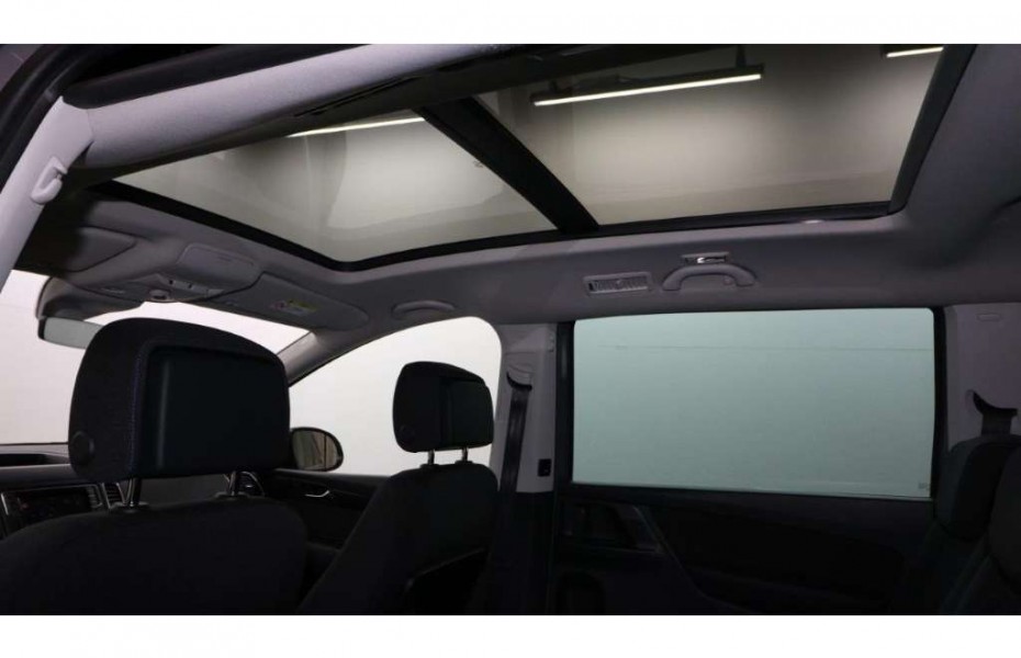 Volkswagen Sharan 2,0 TDI United 7-Sitze Pano Klima AHK PDC