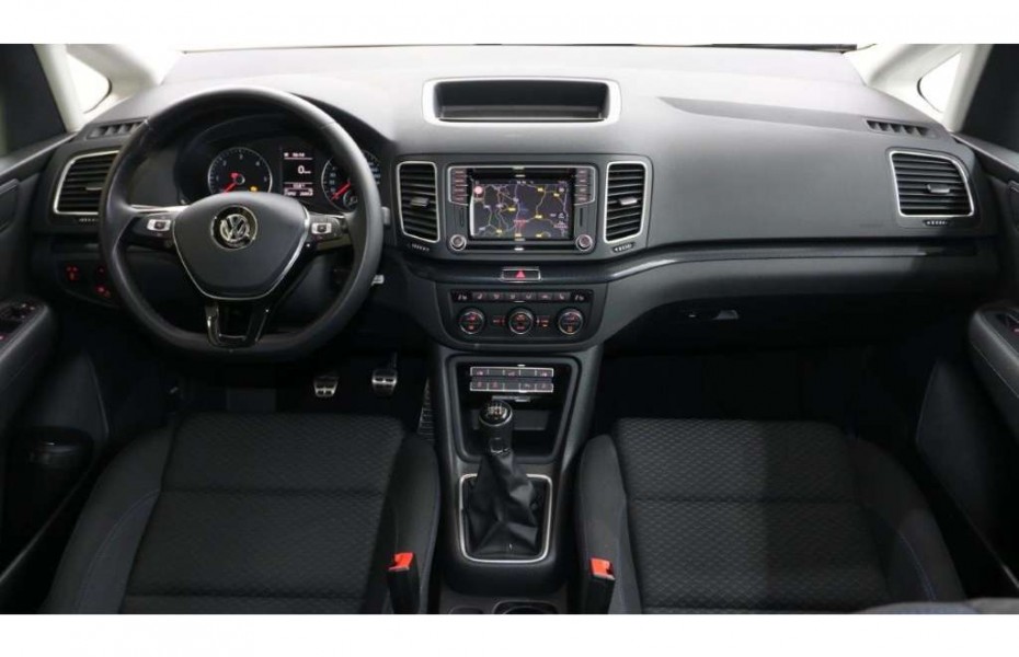 Volkswagen Sharan 2,0 TDI United 7-Sitze Pano Klima AHK PDC