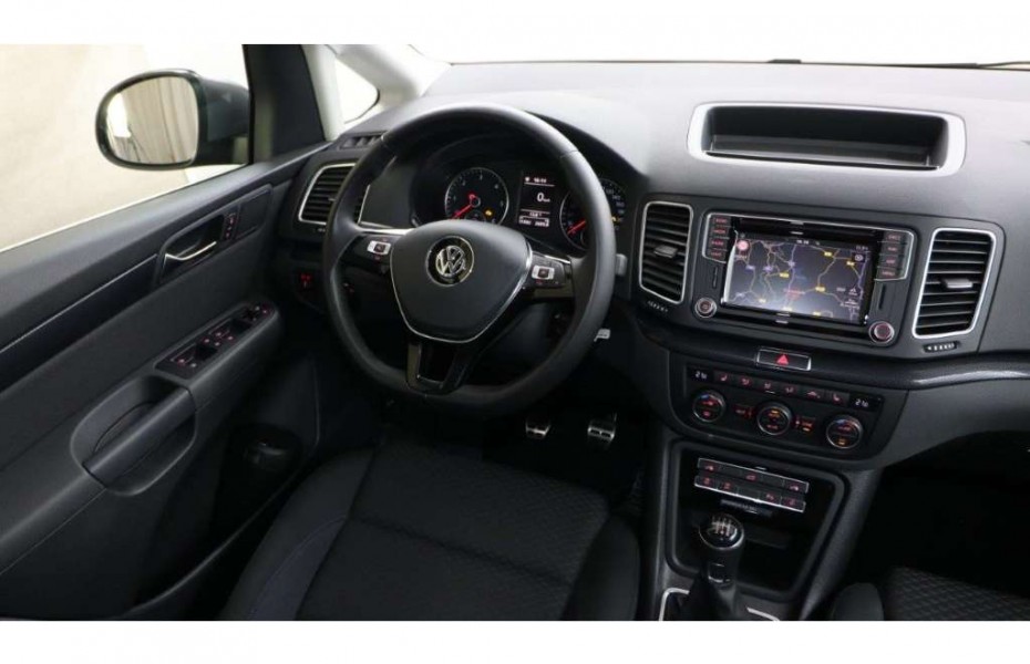 Volkswagen Sharan 2,0 TDI United 7-Sitze Pano Klima AHK PDC