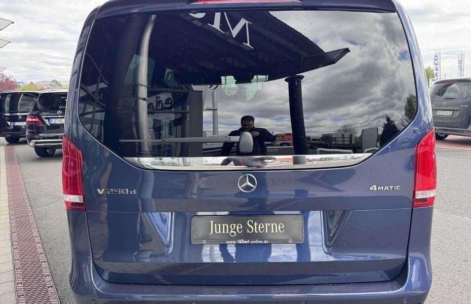 Mercedes-Benz Třídy V d EDITION 4MATIC AMG DISTRONIC AHK Tisch