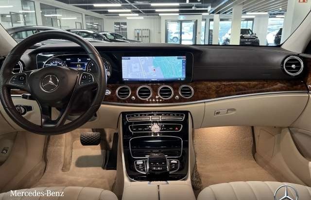 Mercedes-Benz Třídy E 350d T 4M Exclusive Fahrass Multibeam Distr.