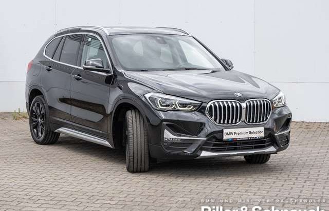 BMW X1 xDrive 20dA X-Line PANO+NAVI+AHK+LED+KAM+A