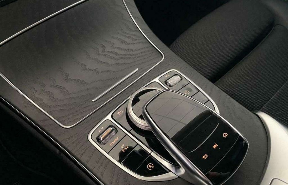 Mercedes-Benz Třídy C d T 9G Avantgarde Exclusive Distronic MBUX