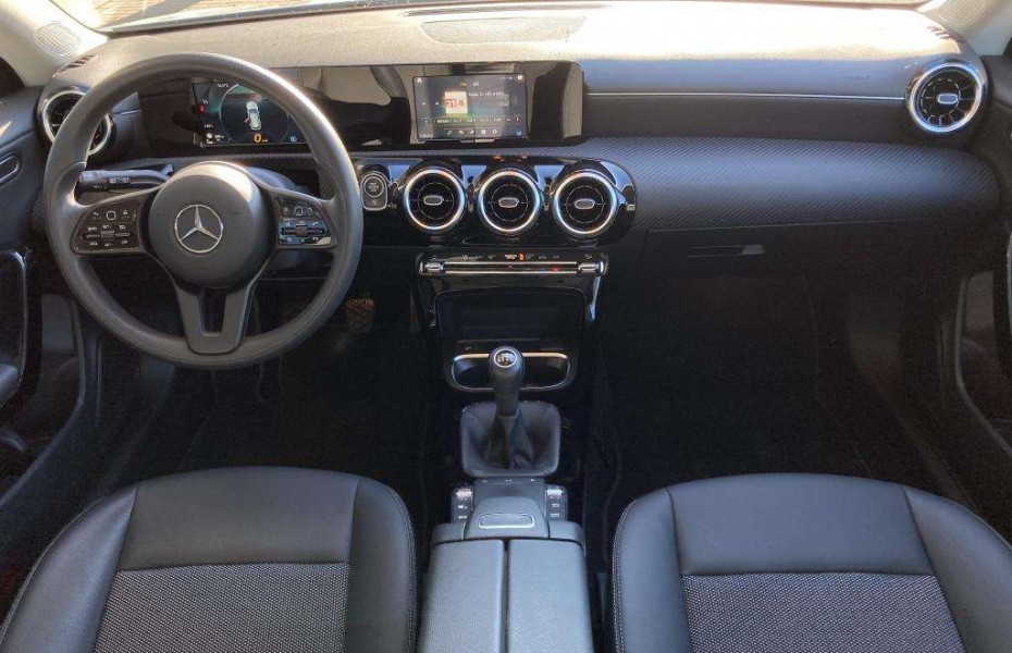 Mercedes-Benz CLA 180 d SB MBUX+AHK+LED+SHZ+PDC+Klima+16' LM