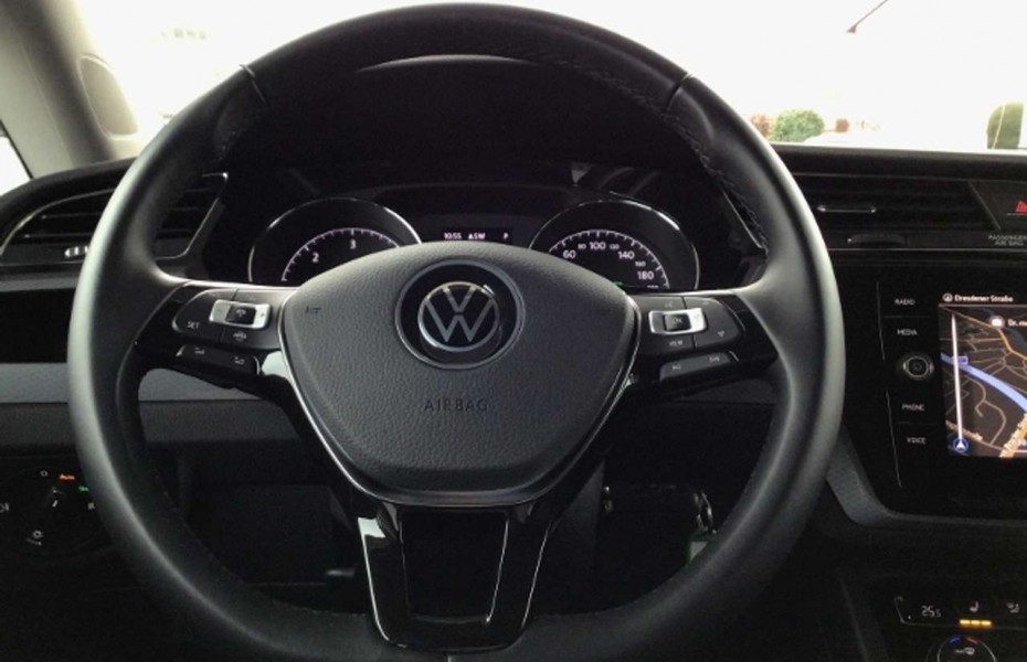 Volkswagen Touran 2.0 TDI DSG ACTIVE ACC+LED+7-Sitz