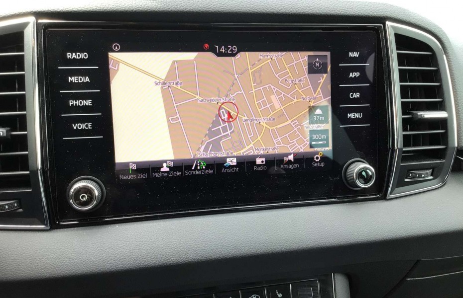 Škoda Karoq 1.5 TSI Style AHK Navi Keyless Entry