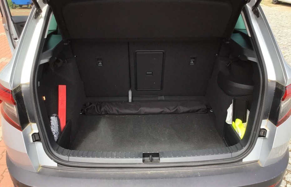 Škoda Karoq 1.5 TSI Style AHK Navi Keyless Entry