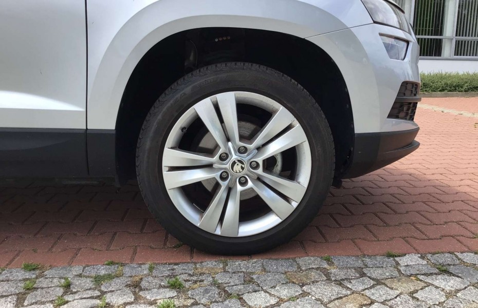 Škoda Karoq 1.5 TSI Style AHK Navi Keyless Entry