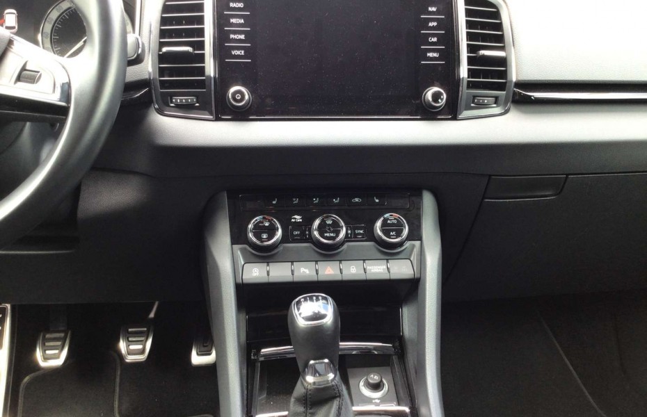 Škoda Karoq 1.5 TSI Style AHK Navi Keyless Entry