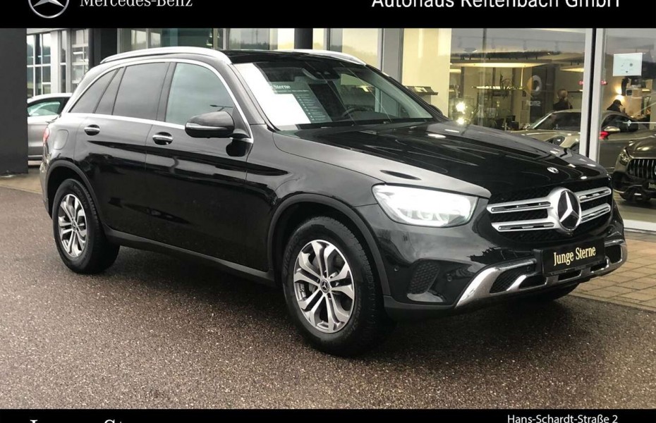 Mercedes-Benz GLC 220 GLC220d 4M AMG+STHZG+AHK+PANO AMBIEN+EASYPAC+LED