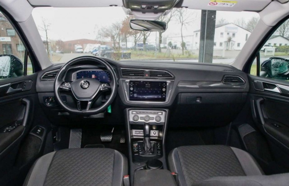 Volkswagen Tiguan 2.0 TDI Comfortline Bluetooth Navi LED