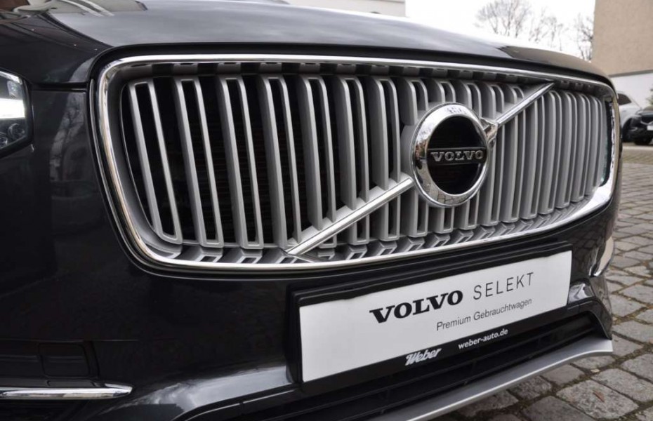 Volvo XC90 D5 AWD Inscription *Pano*AHK*Nappa*7-Sitze*