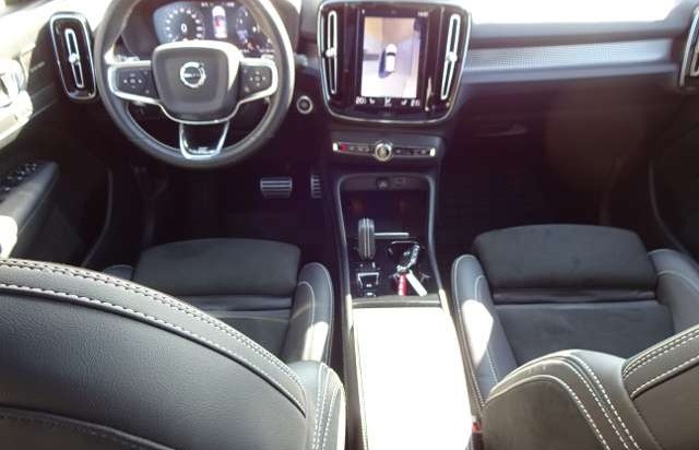 Volvo XC40 T5 R Design AWD AHK Panorama ACC